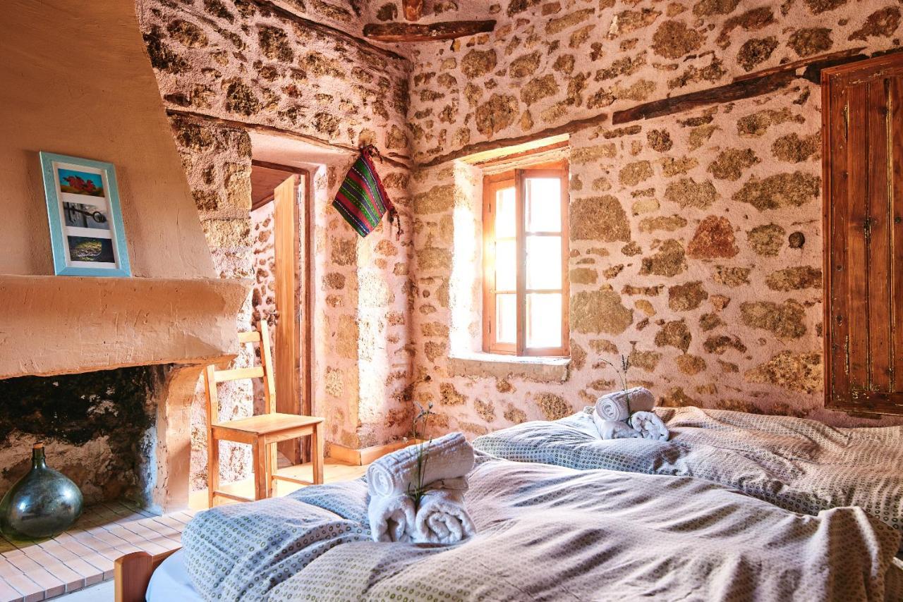 Elisson Hostel Крионерион Экстерьер фото